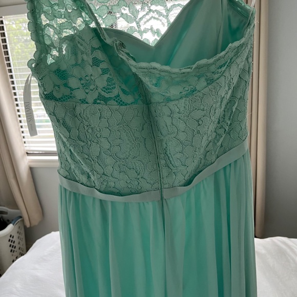 David’s Bridal bridesmaid dress in mint - Picture 3 of 3